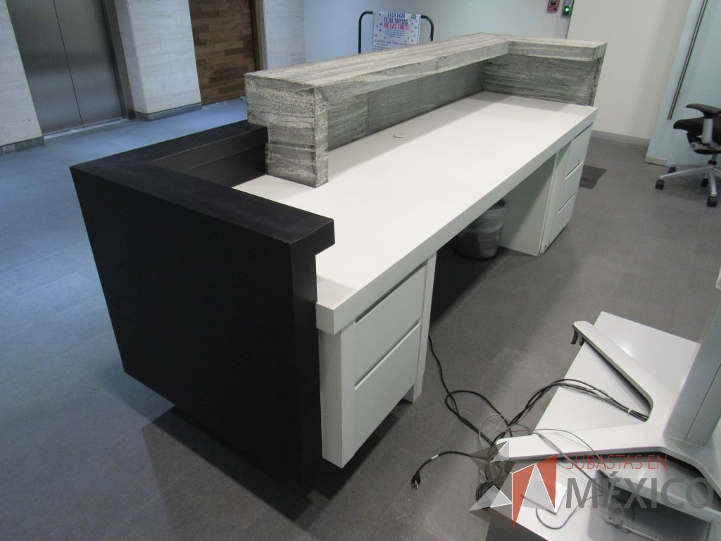 Lote 444 - Mueble de recepción con 4 cajones color blanco y repisa color gris - Imagen 13