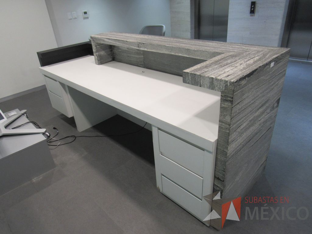 Lote 444 - Mueble de recepción con 4 cajones color blanco y repisa color gris - Imagen 3