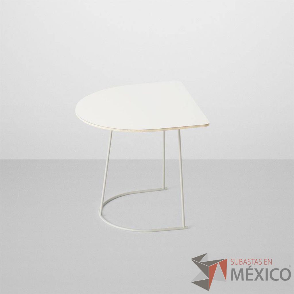 Lote 0166 - Mesa de Centro Half Airy Medium, Muuto