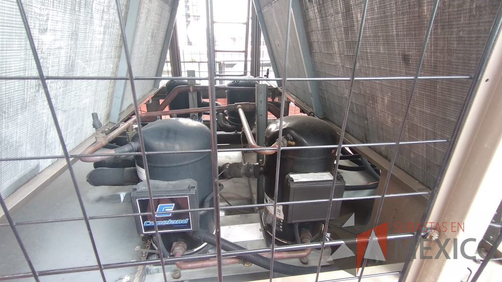 Lote 001 - Aire acondicionado YORK, Modelo: YPAL050CFC46BBDX, 50 TR, con 4 ventiladores. - Imagen 25