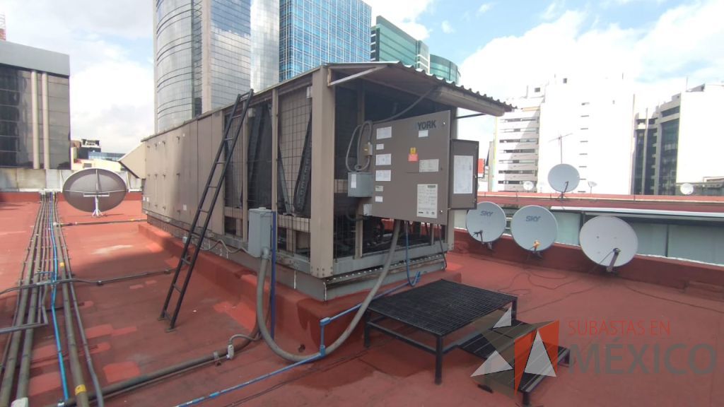 Lote 001 - Aire acondicionado YORK, Modelo: YPAL050CFC46BBDX, 50 TR, con 4 ventiladores. - Imagen 28