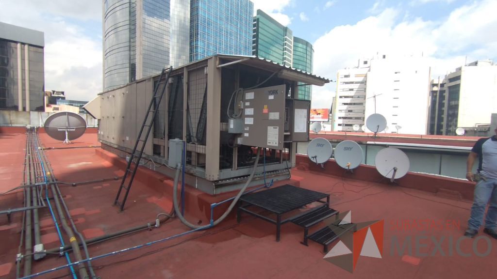 Lote 001 - Aire acondicionado YORK, Modelo: YPAL050CFC46BBDX, 50 TR, con 4 ventiladores. - Imagen 32