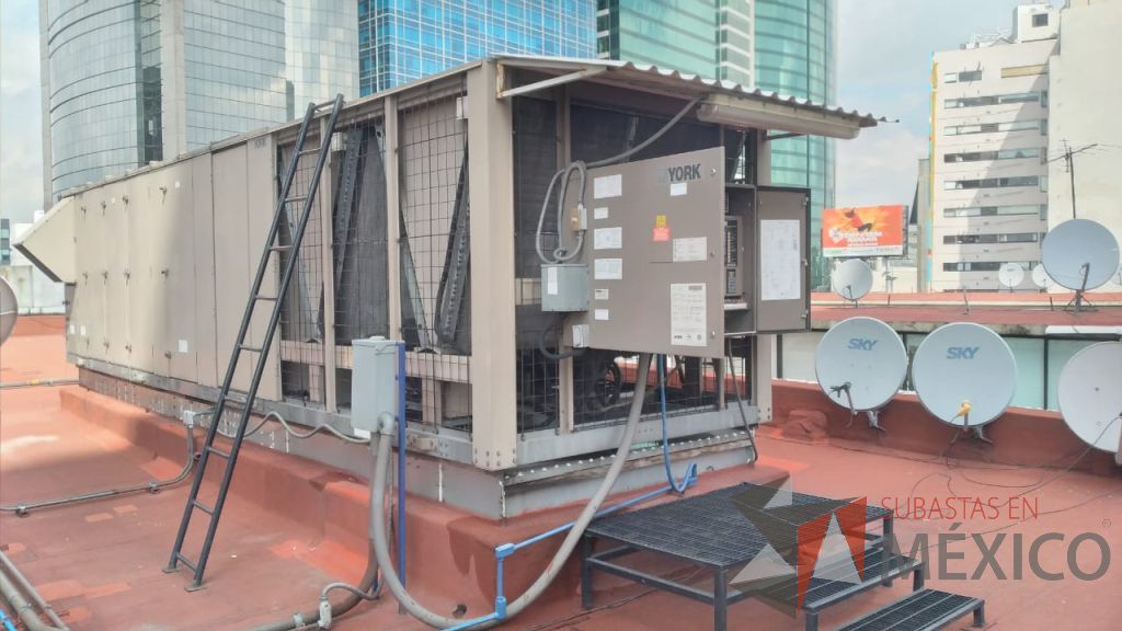 Lote 001 - Aire acondicionado YORK, Modelo: YPAL050CFC46BBDX, 50 TR, con 4 ventiladores. - Imagen 33