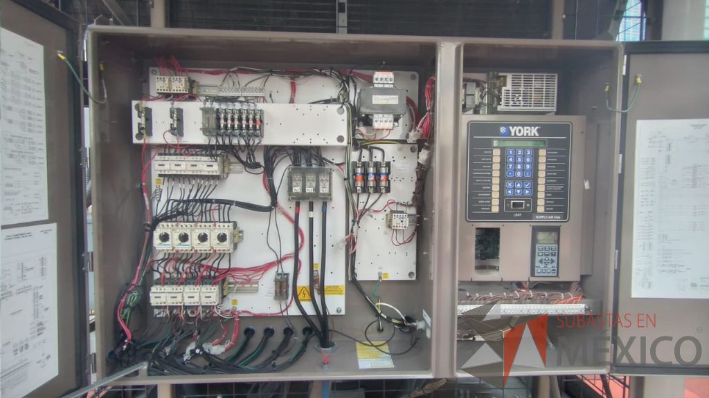 Lote 001 - Aire acondicionado YORK, Modelo: YPAL050CFC46BBDX, 50 TR, con 4 ventiladores. - Imagen 65