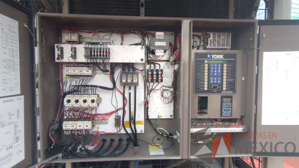 Lote 001 - Aire acondicionado YORK, Modelo: YPAL050CFC46BBDX, 50 TR, con 4 ventiladores. - Imagen 66