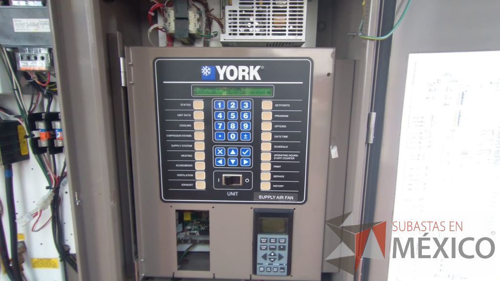 Lote 001 - Aire acondicionado YORK, Modelo: YPAL050CFC46BBDX, 50 TR, con 4 ventiladores. - Imagen 76