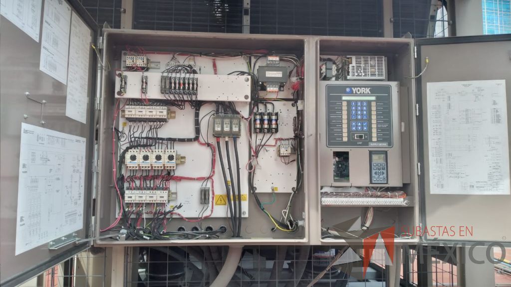 Lote 002 - Aire acondicionado YORK, Modelo: YPAL050CFC46BBDX, 50 TR, con 4 ventiladores. - Imagen 12