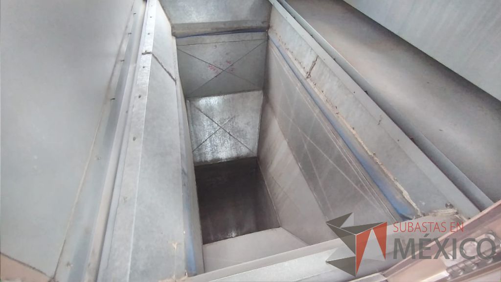 Lote 002 - Aire acondicionado YORK, Modelo: YPAL050CFC46BBDX, 50 TR, con 4 ventiladores. - Imagen 35