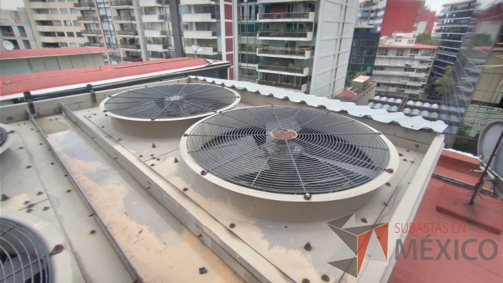 Lote 002 - Aire acondicionado YORK, Modelo: YPAL050CFC46BBDX, 50 TR, con 4 ventiladores. - Imagen 98