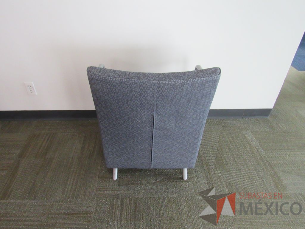 Lote 0478 - Sillón Herman Miller Celeste, 2 ruedas, descansa brazos, asiento y respaldo en tela color gris - Imagen 3