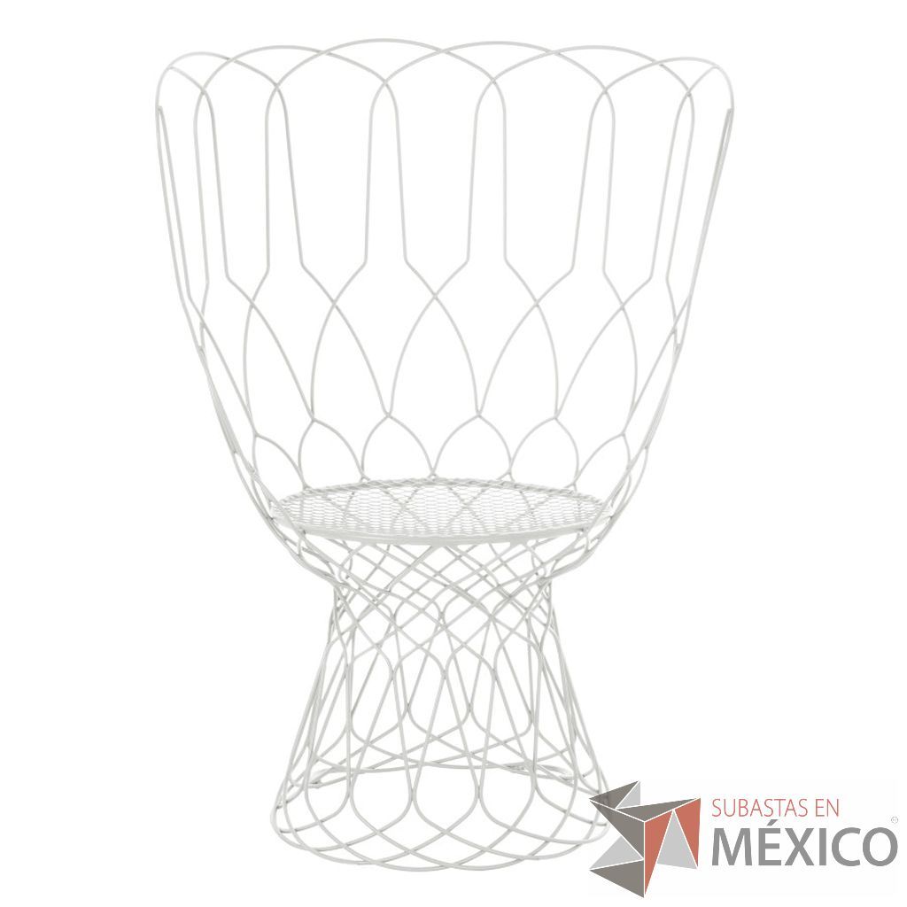 Lote 0594 - Sillón Re-Trouvé 105cm Blanco Puro y Cojín para Sillón Re-Trouvé Blanco