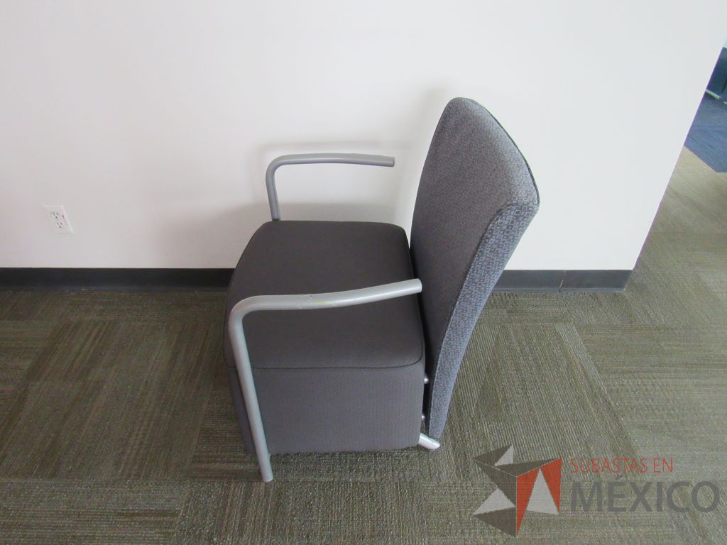 Lote 029 - Sillón Herman Miller Celeste, asiento y respaldo en tela color gris - Imagen 7