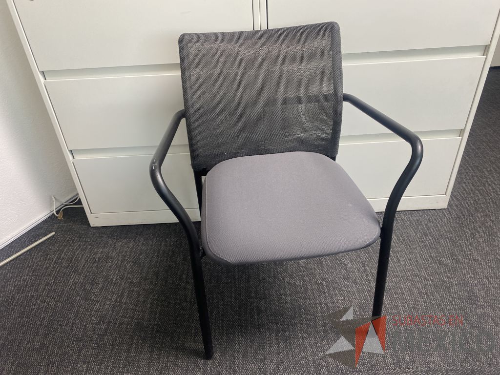 Lote 009 - 3 Sillas de visita Steelcase color gris - Imagen 2