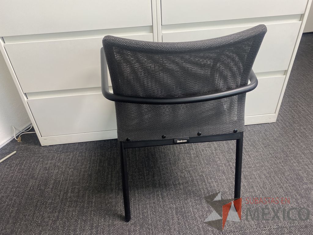 Lote 009 - 3 Sillas de visita Steelcase color gris - Imagen 4