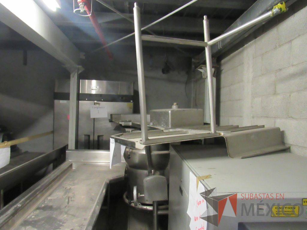 Lote 017 - 1 Mesa de Acero Inoxidable (3pzas), 1 Congelador industrial, 1 Freidora industrial - Imagen 12