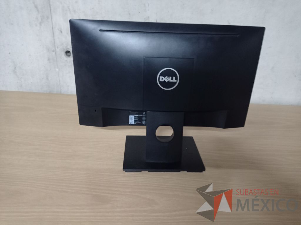 Lote 215 - Desktop Tiny Lenovo, ThinkCentre M710Q, Disco Duro 128 MB, 8GB RAM, Monitor 20" - Imagen 3