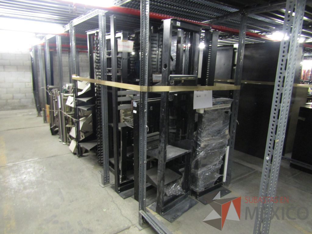 Lote 002 - 13 Racks para equipo de comunicaciones - Imagen 5