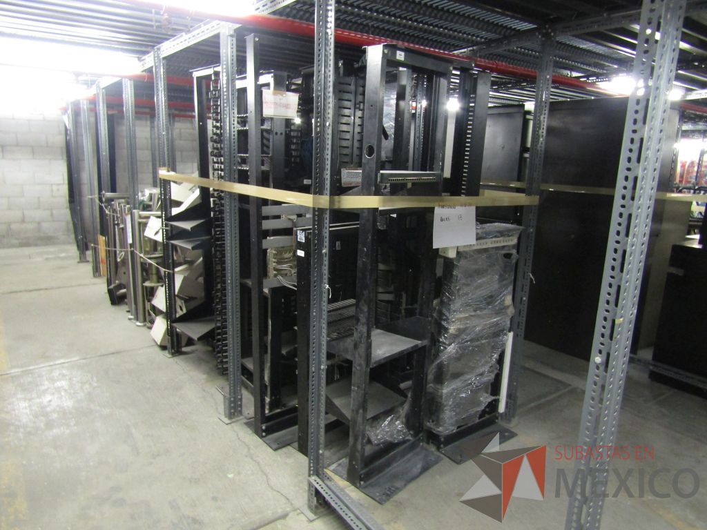 Lote 002 - 13 Racks para equipo de comunicaciones - Imagen 6