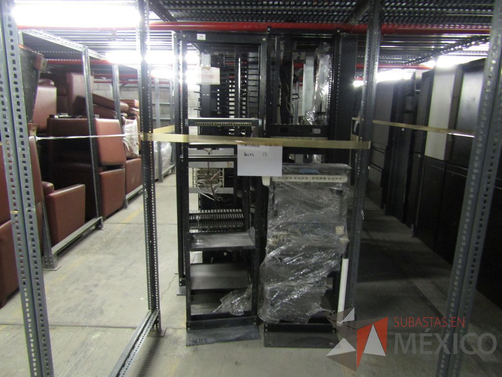 Lote 002 - 13 Racks para equipo de comunicaciones - Imagen 8
