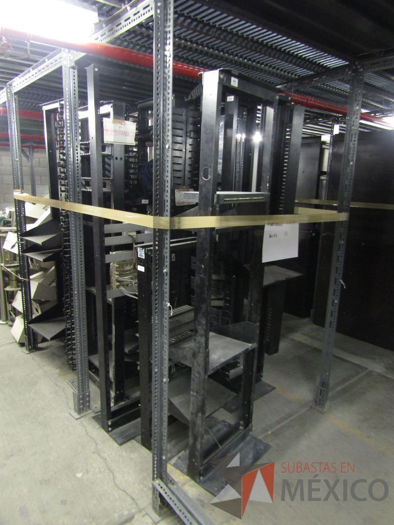 Lote 002 - 13 Racks para equipo de comunicaciones - Imagen 12
