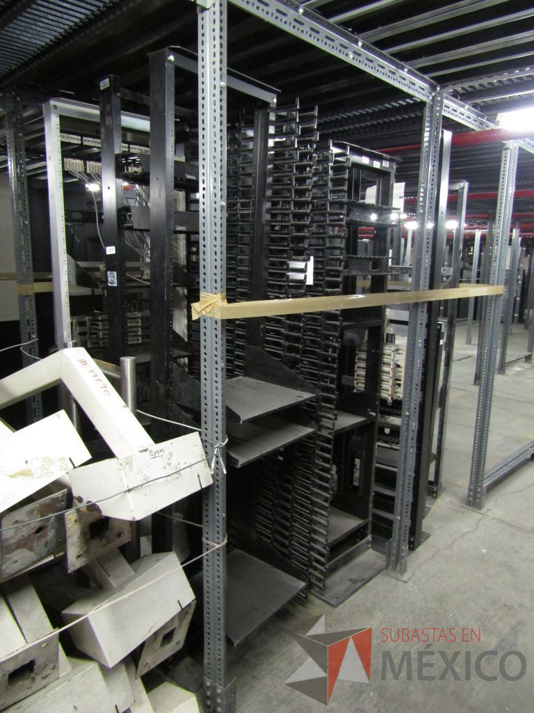 Lote 002 - 13 Racks para equipo de comunicaciones - Imagen 13