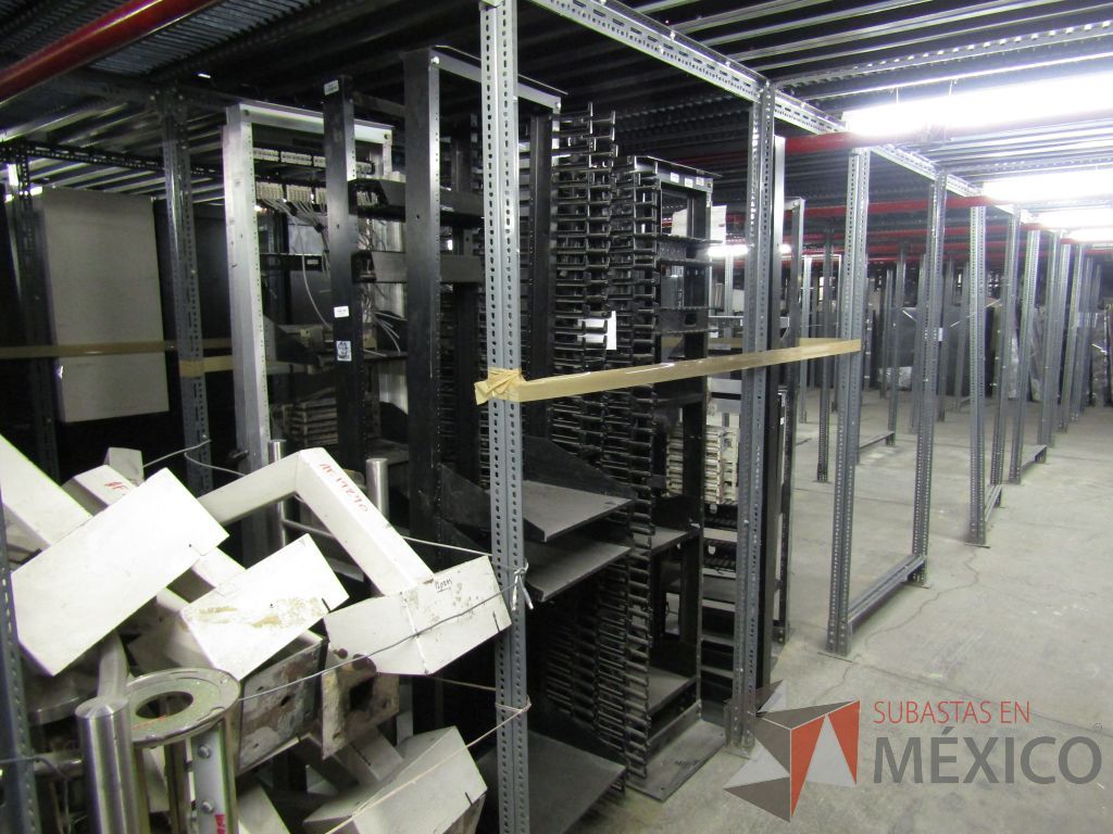 Lote 002 - 13 Racks para equipo de comunicaciones - Imagen 14