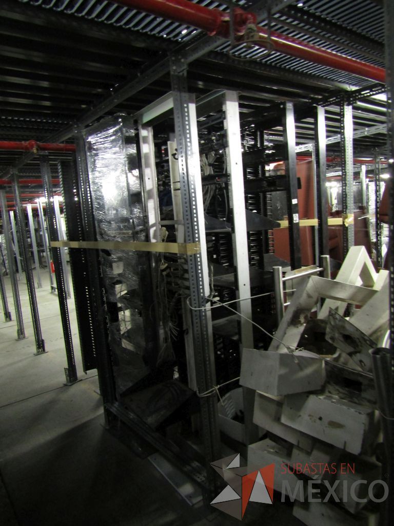 Lote 002 - 13 Racks para equipo de comunicaciones - Imagen 15