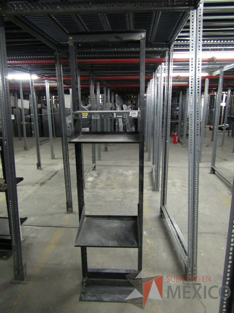 Lote 002 - 13 Racks para equipo de comunicaciones - Imagen 3