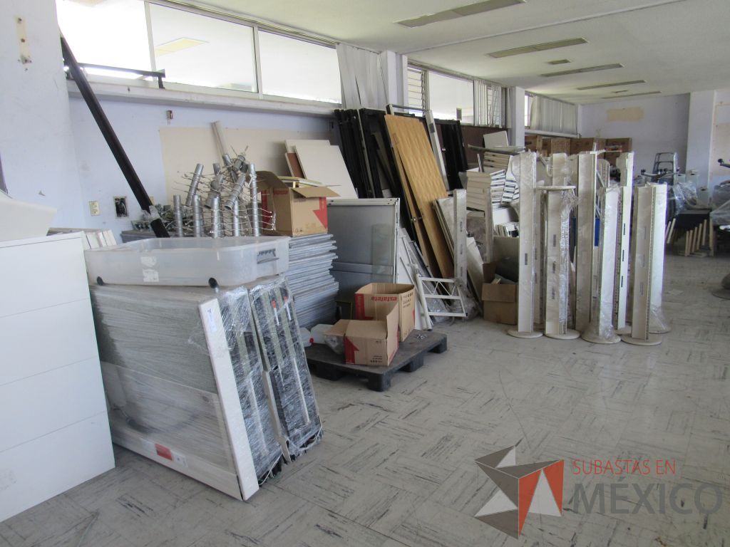 Lote 047 - 206 accesorios para estación de trabajo (Mamparas, Cajones, cubiertas y herraje) - Imagen 3