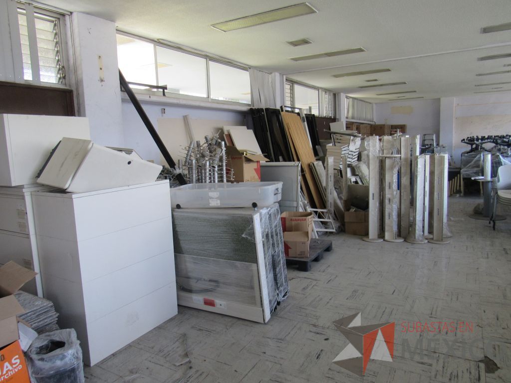 Lote 047 - 206 accesorios para estación de trabajo (Mamparas, Cajones, cubiertas y herraje) - Imagen 19