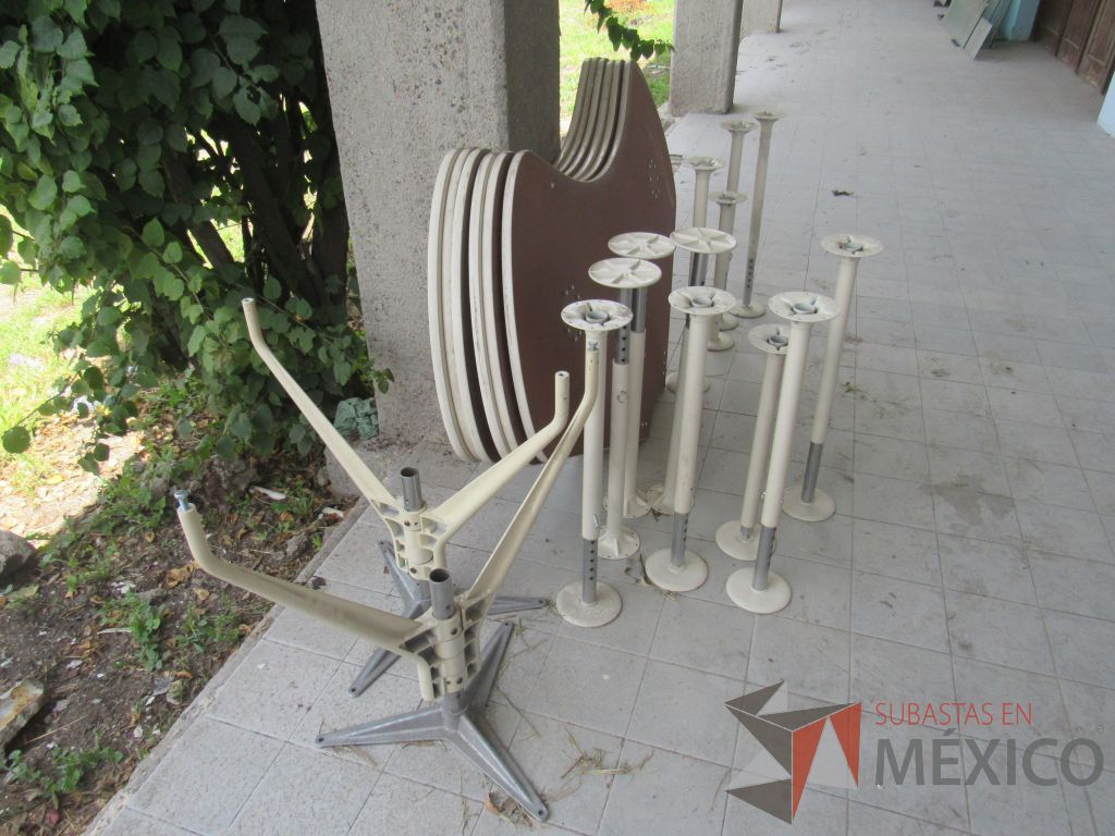 Lote 047 - 206 accesorios para estación de trabajo (Mamparas, Cajones, cubiertas y herraje) - Imagen 34