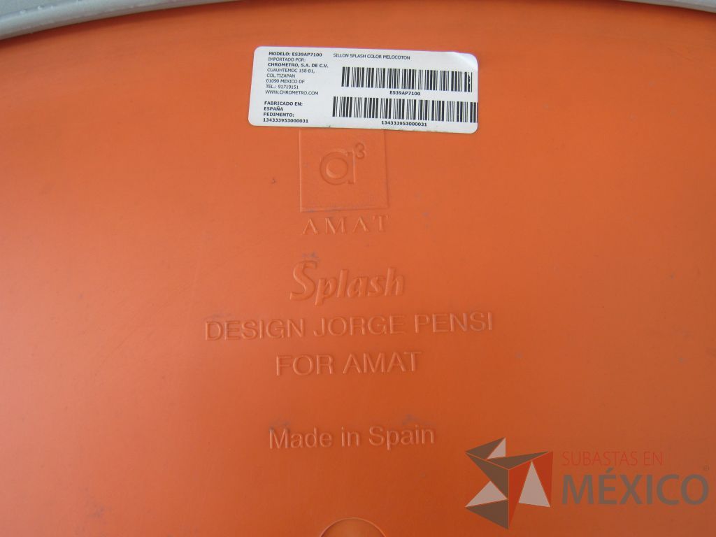 Lote 060 - 2 Mesas de comedor con recubrimiento de acero inoxidable adamascado y 4 Sillas color naranja - Imagen 17