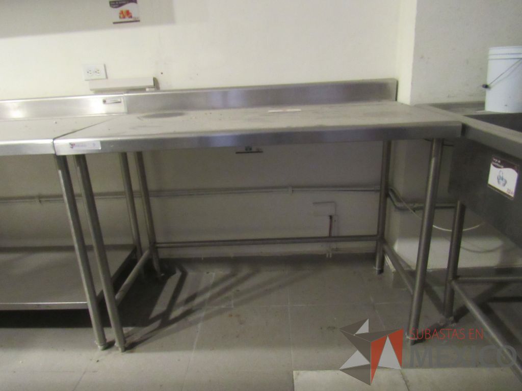 Lote 054 - Mesa de trabajo de acero inoxidable con 4 patas metálica - Imagen 3