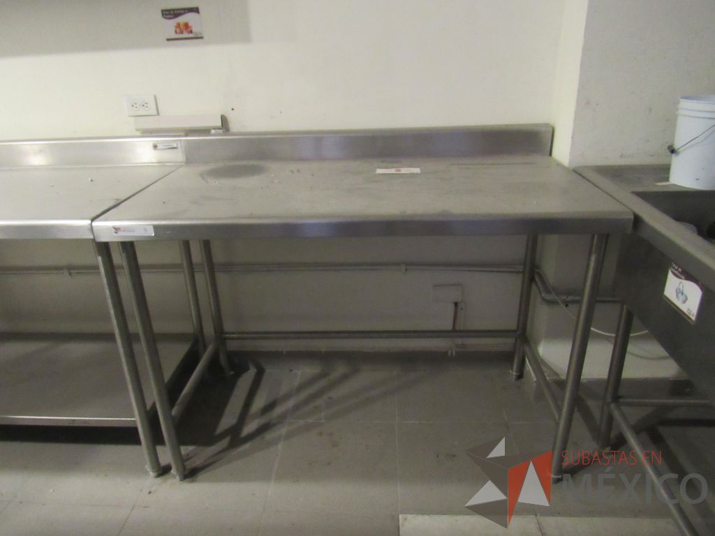 Lote 054 - Mesa de trabajo de acero inoxidable con 4 patas metálica - Imagen 7