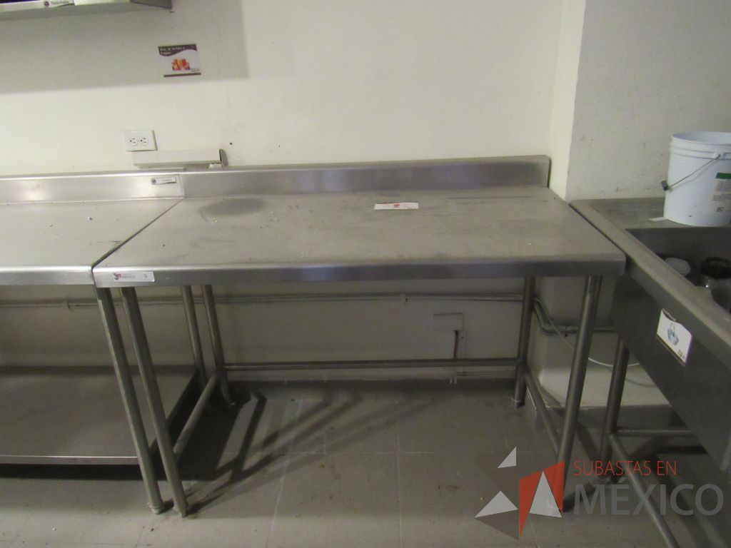 Lote 054 - Mesa de trabajo de acero inoxidable con 4 patas metálica - Imagen 8