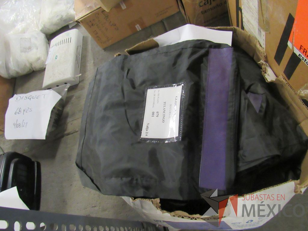 Lote 014 - 22 Lamparás de emergencia, 25 Baterías, 2 Bolsas con plomo, etc... - Imagen 19