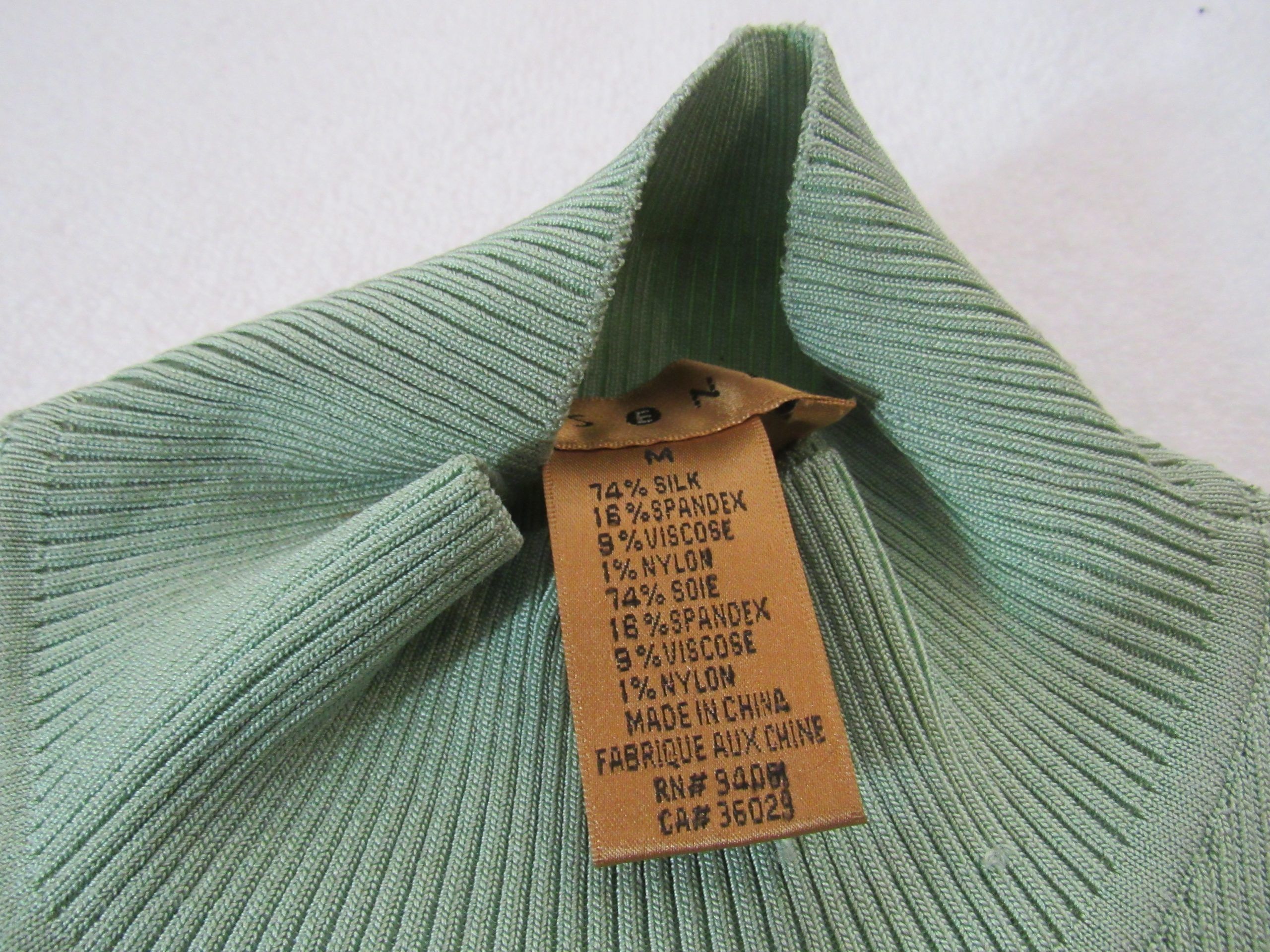Lote 002 - 500 Blusas para dama de diferentes marcas y modelos en tallas S, M, L y XL - Imagen 36