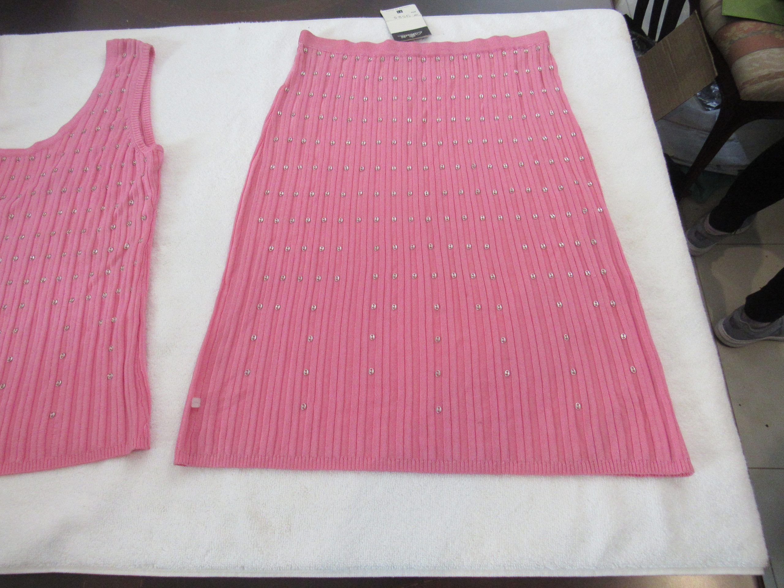 Lote 002 - 500 Blusas para dama de diferentes marcas y modelos en tallas S, M, L y XL - Imagen 39