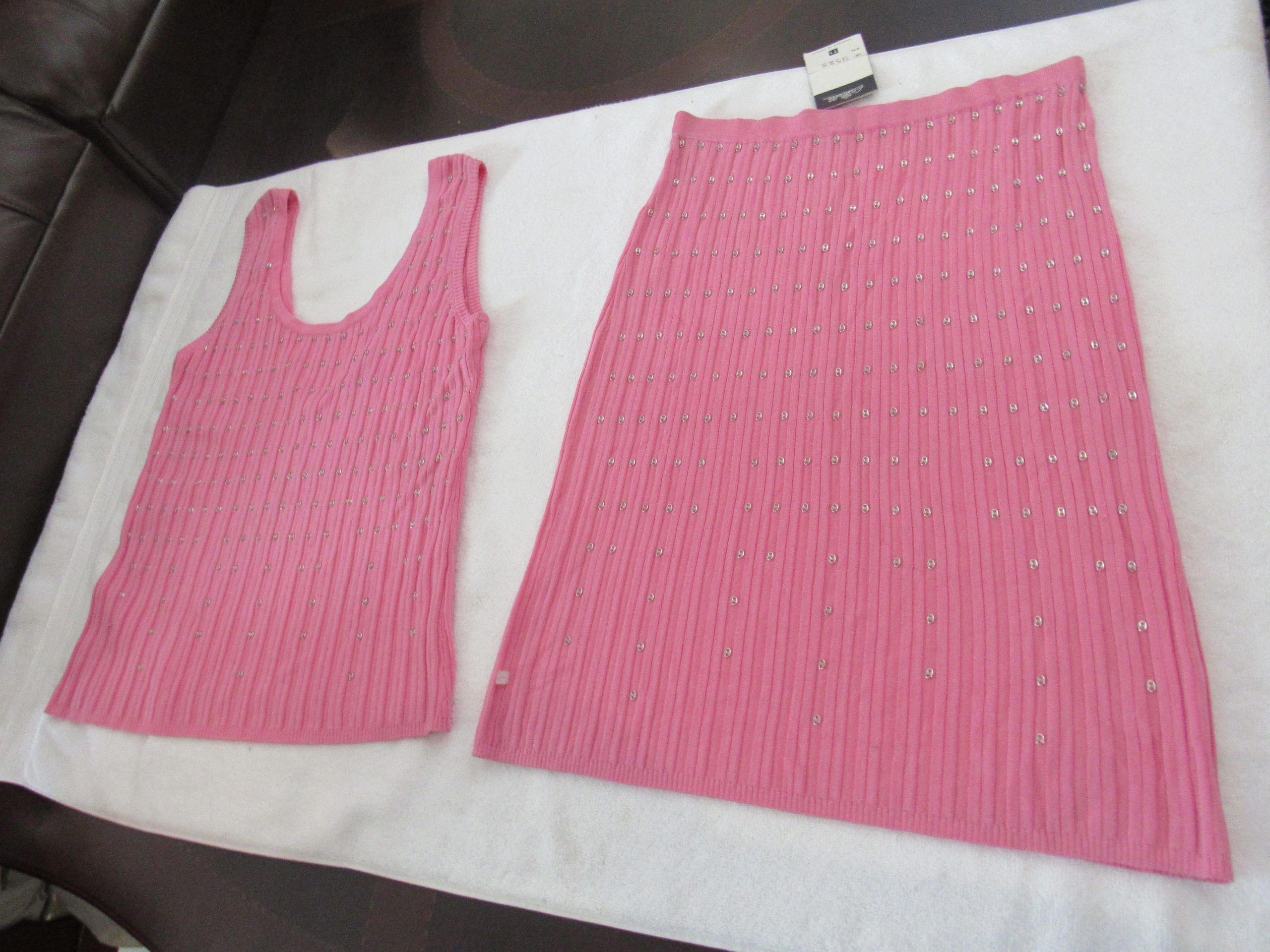 Lote 002 - 500 Blusas para dama de diferentes marcas y modelos en tallas S, M, L y XL - Imagen 40