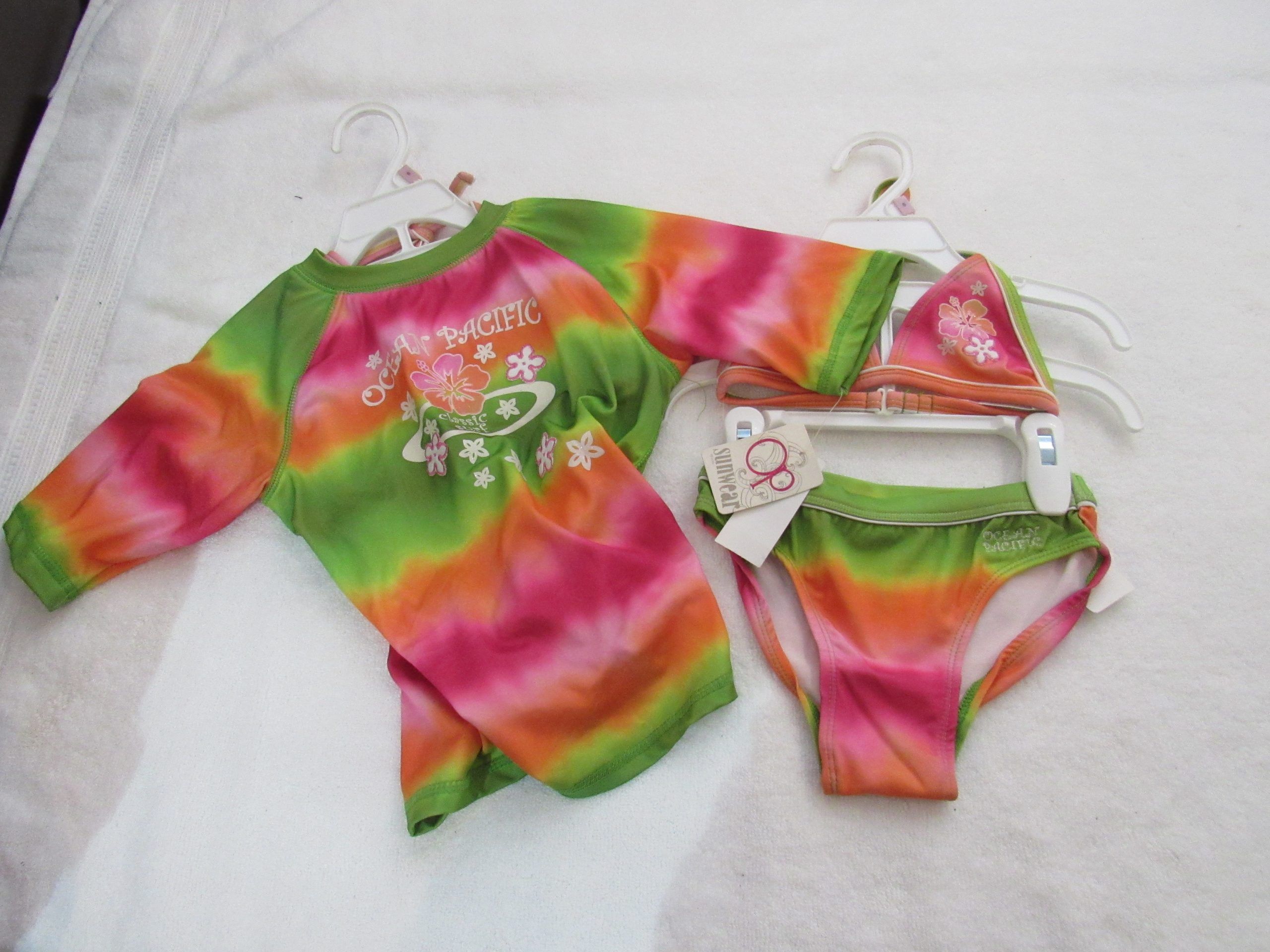 Lote 005 - 500 Trajes de baño para niño y niña de diferentes color, marcas y modelos - Imagen 7