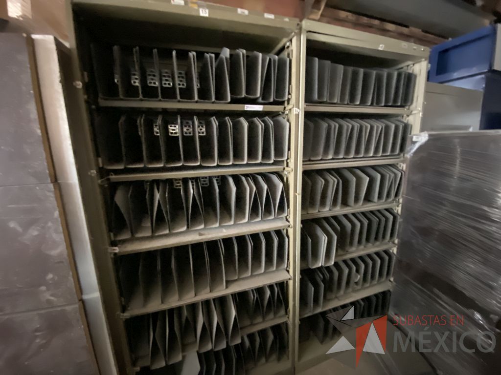 Lote 035 - Archivero metálico horizontal de 6 gavetas color gris