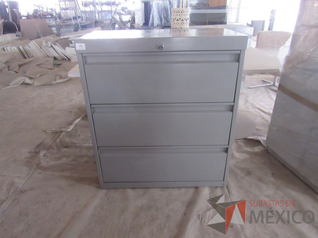 Lote 002 - Archivero metálico horizontal de 3 cajones color gris - Imagen 3