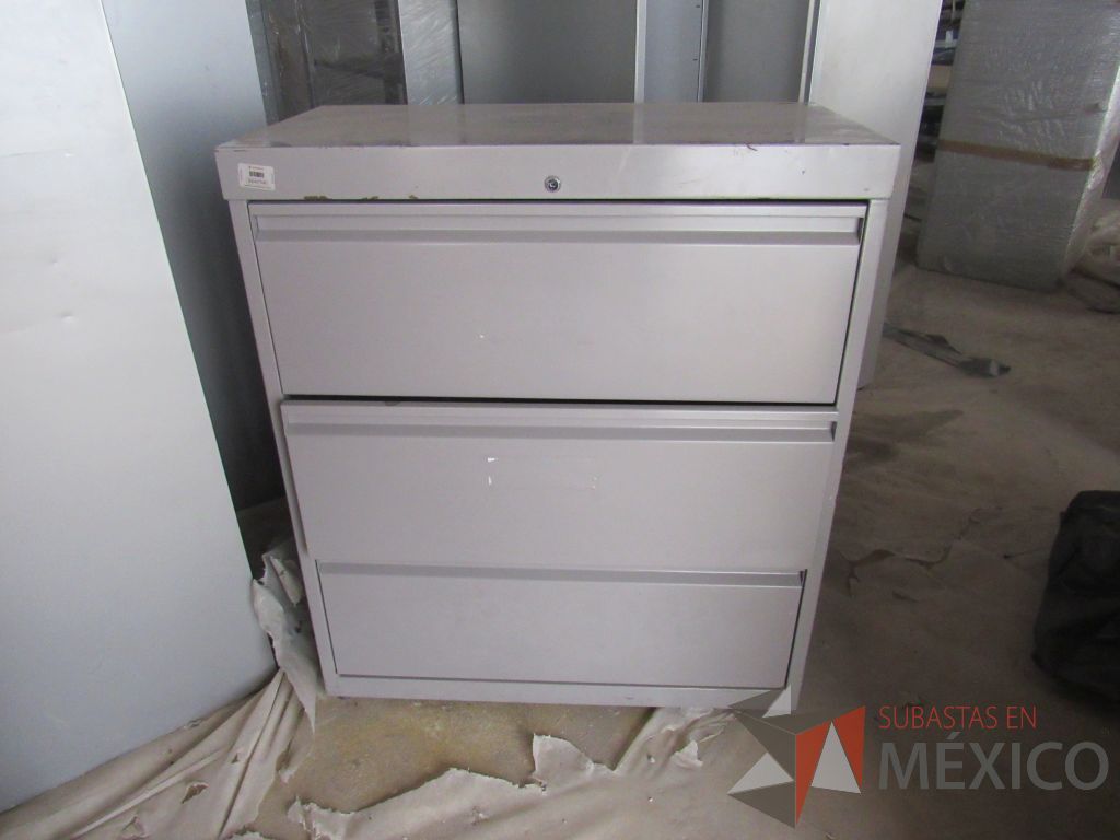 Lote 002 - Archivero metálico horizontal de 3 cajones color gris - Imagen 7