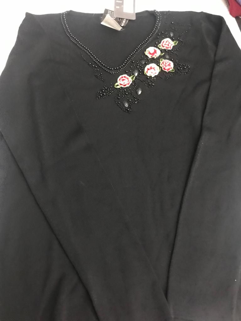 Lote 002 - 500 Blusas para dama de diferentes marcas y modelos en tallas S, M, L y XL - Imagen 133