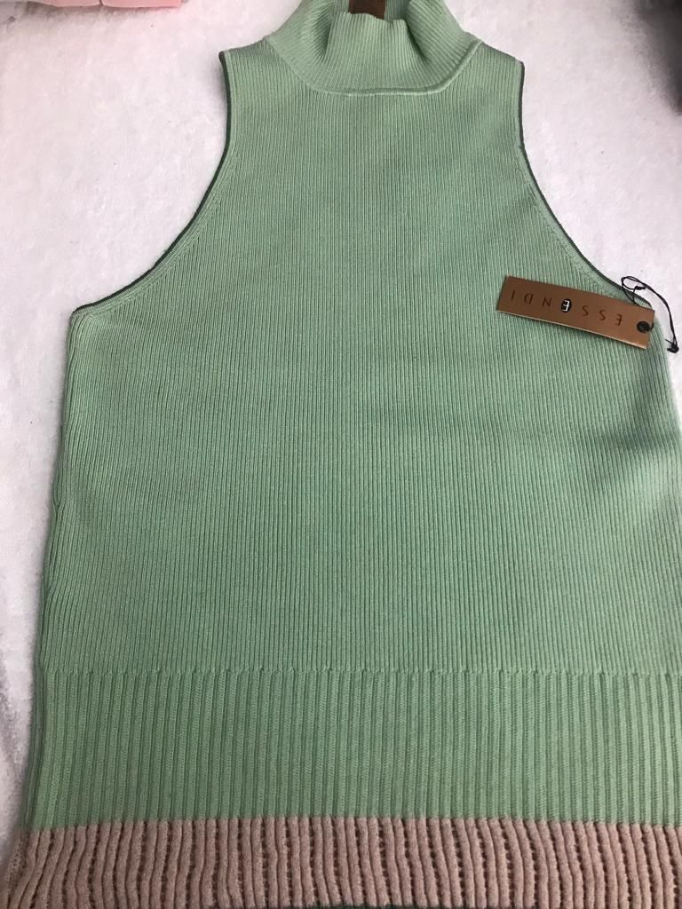 Lote 002 - 500 Blusas para dama de diferentes marcas y modelos en tallas S, M, L y XL - Imagen 137