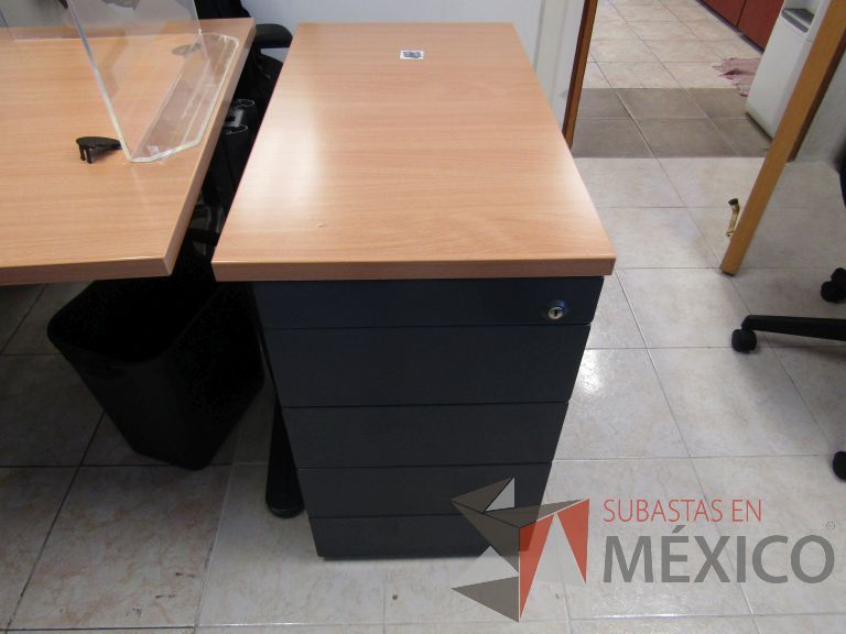 Lote 010 - Archivero metálico con 4 cajones y cubierta color madera - Imagen 2