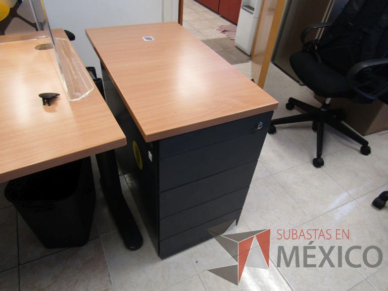 Lote 010 - Archivero metálico con 4 cajones y cubierta color madera - Imagen 4