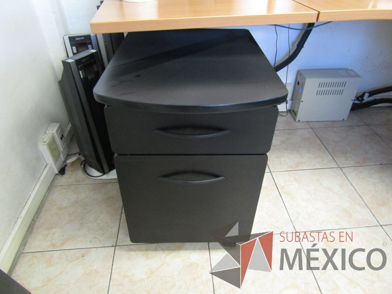 Lote 011 - 2 Archiveros horizontales con ruedas de 2 cajones color negro