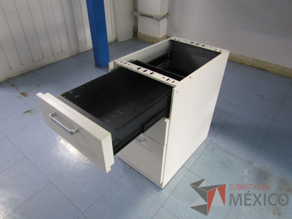 Lote 064 - 3 Archiveros verticales de 3 cajones de pedestal color blanco - Imagen 9