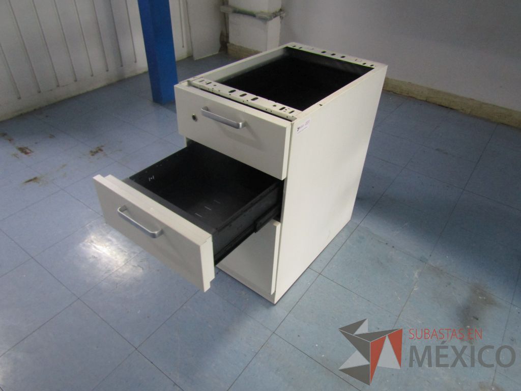 Lote 064 - 3 Archiveros verticales de 3 cajones de pedestal color blanco - Imagen 11